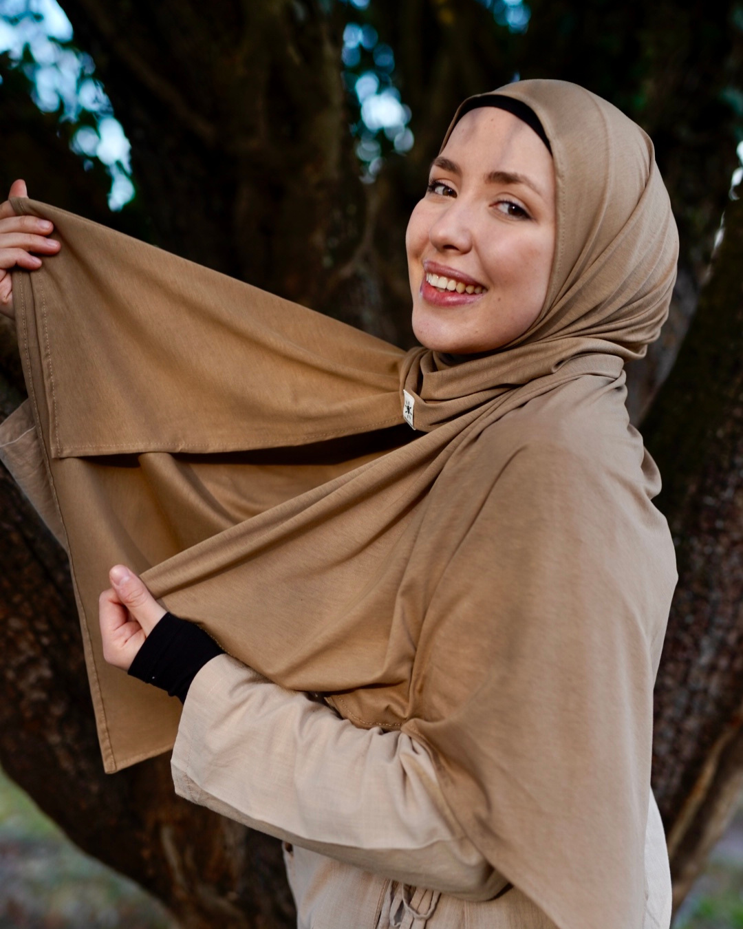 Lichtgewicht jersey hijab "Hava" gemaakt van 100% biologisch katoen - Warm Almond