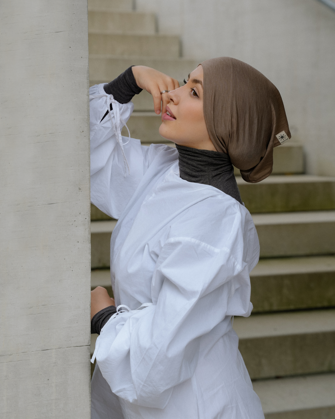 "Mariposa" (hazelnoot) muts van zijde en biologisch katoen