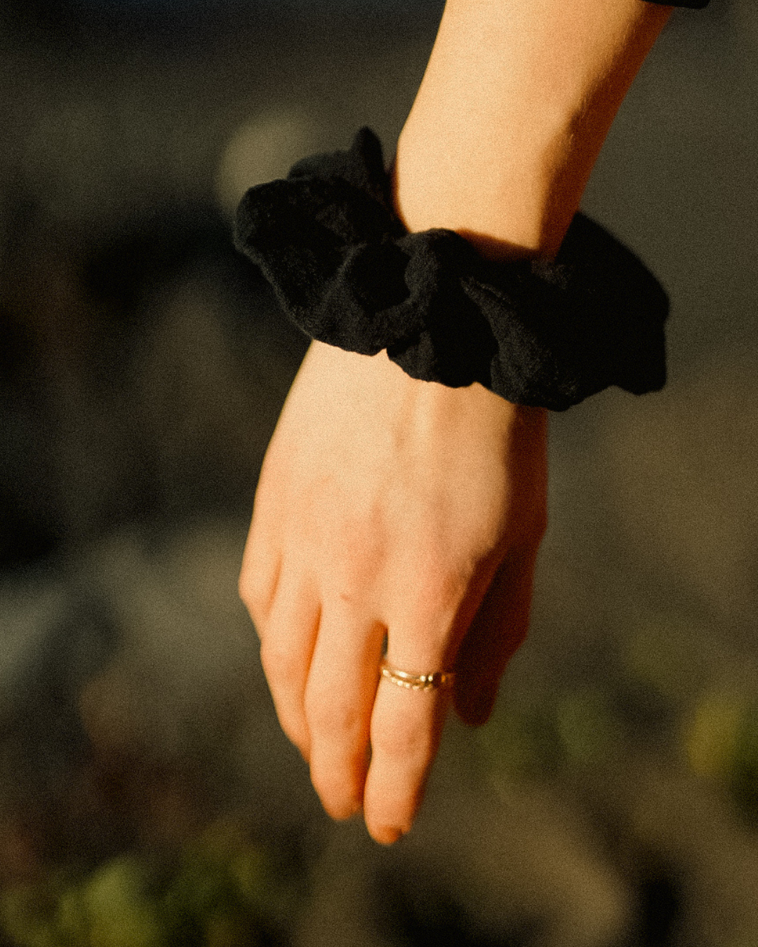 Nature Scrunchie (Maya Black)