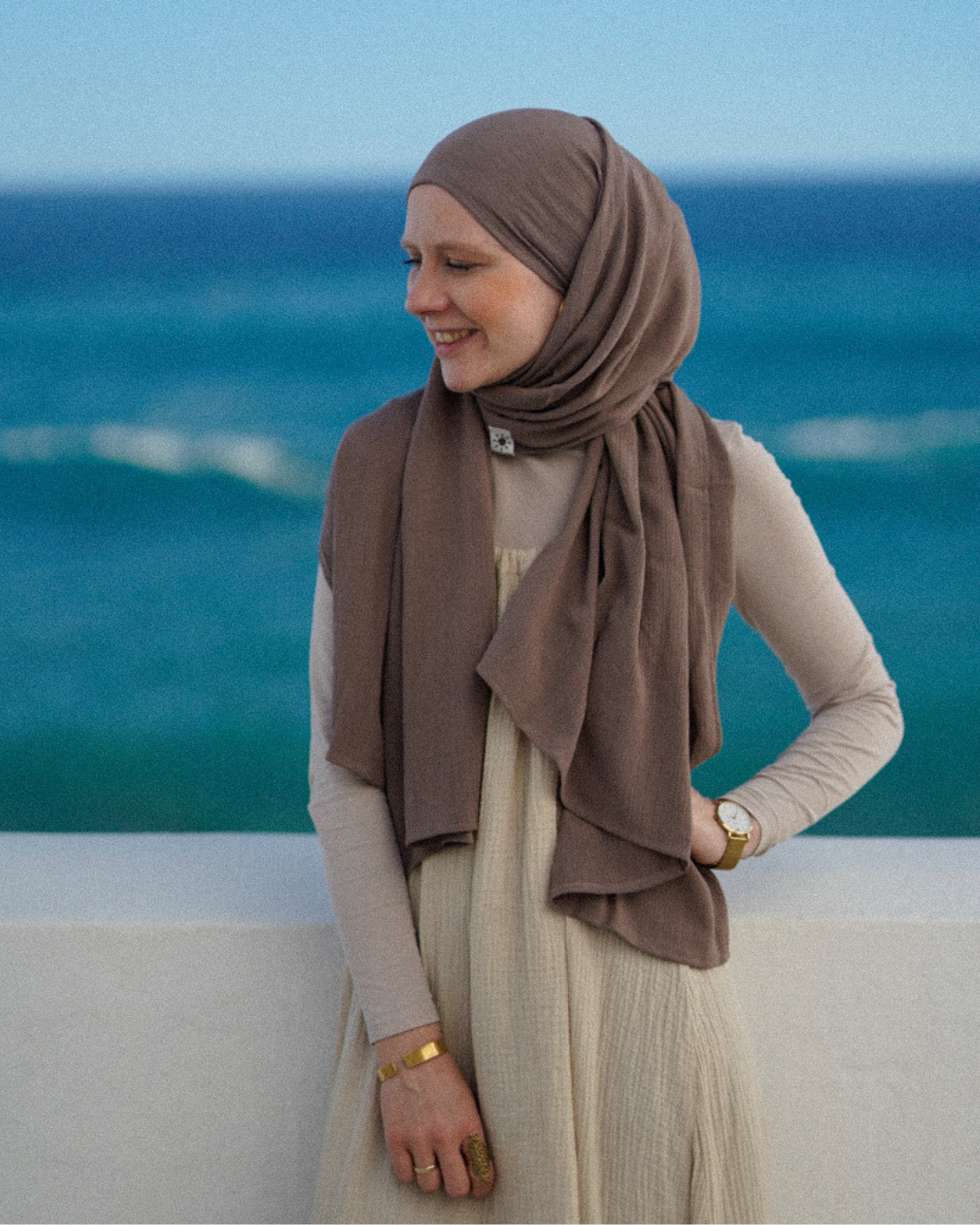 Crinkle Chiffon Hijab "Sandy" gemaakt van viscose en linnen (Deep Taupe)