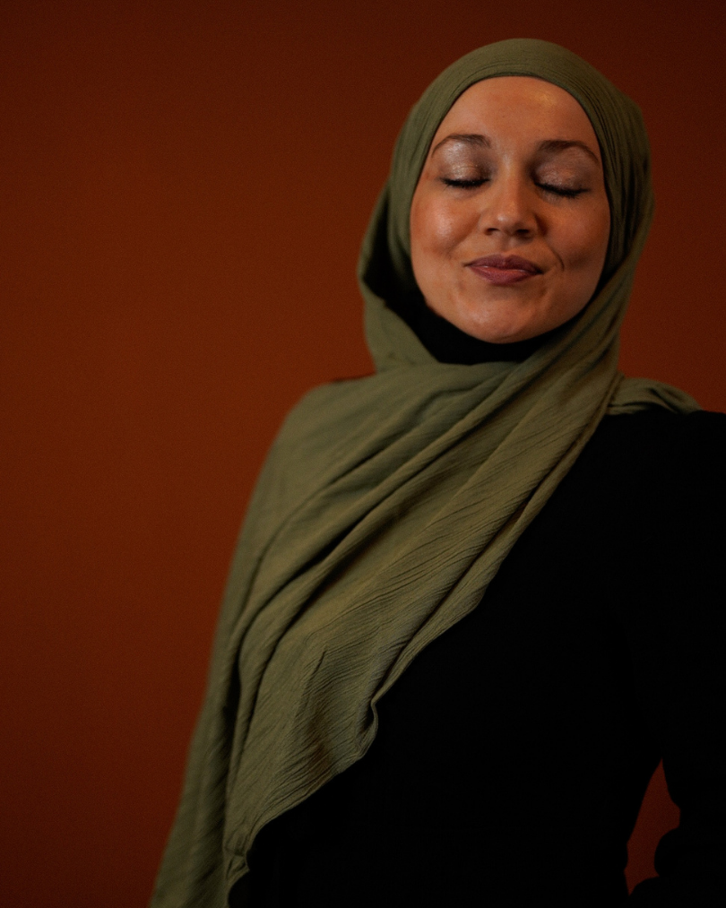 Crinkle Chiffon Hijab "Sandy" gemaakt van viscose en linnen (bosgroen)