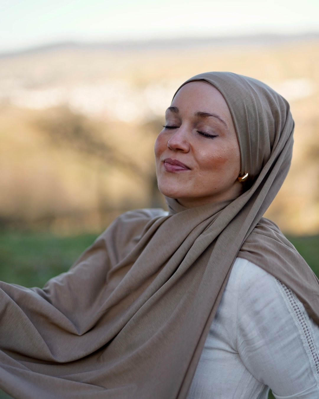 Lichtgewicht jersey hijab "Hava" gemaakt van 100% biologisch katoen - Warm Almond