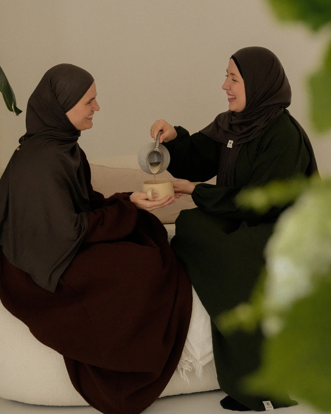 Borstvoedingsvriendelijke omslagabaya "Lunaria" van biologisch katoen (Date Brown)