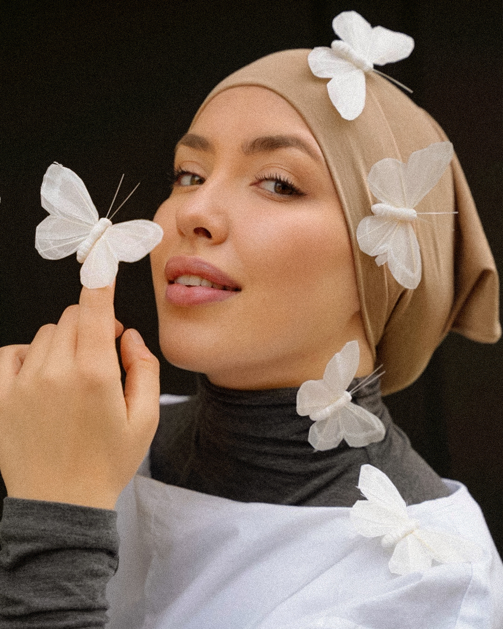 "Mariposa" (beige) muts van zijde en biologisch katoen