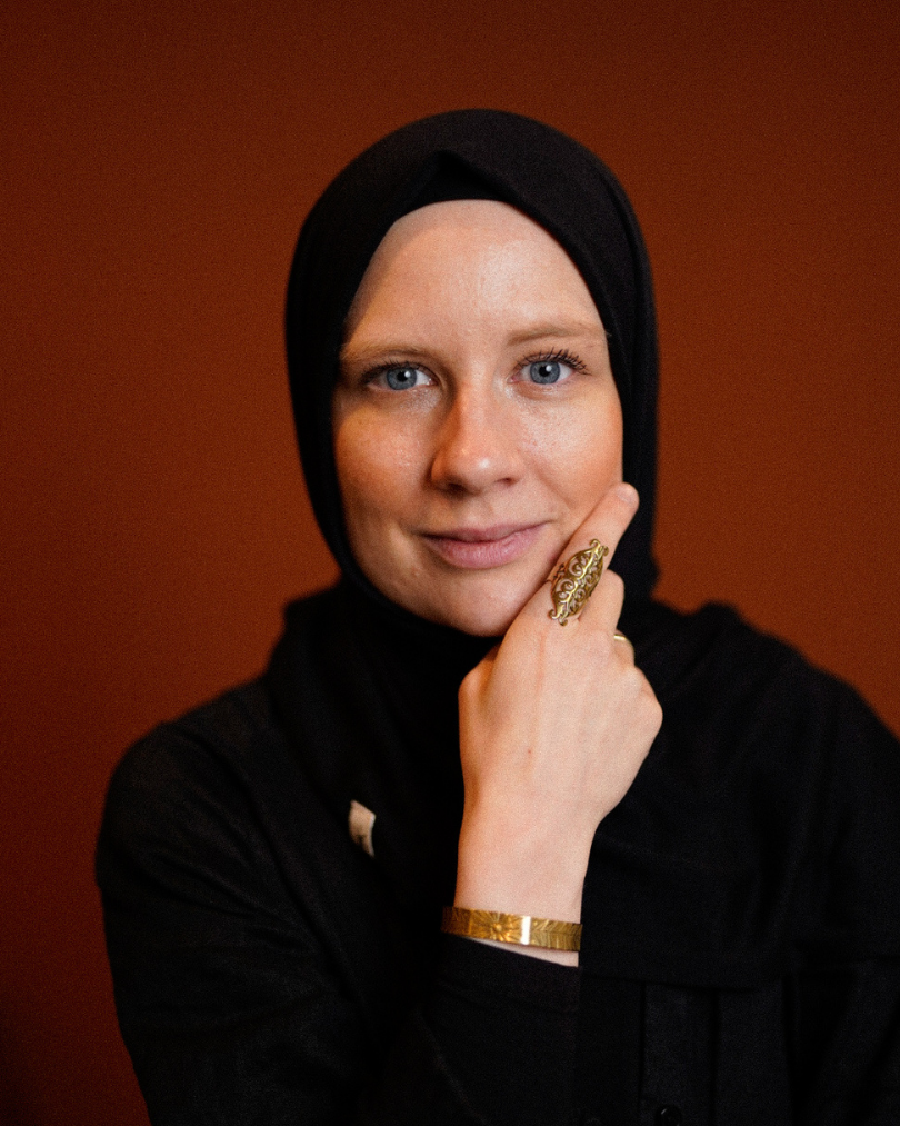 Premium Jersey Hijab "Mariposa" gemaakt van zijde en biologisch katoen (zwart)