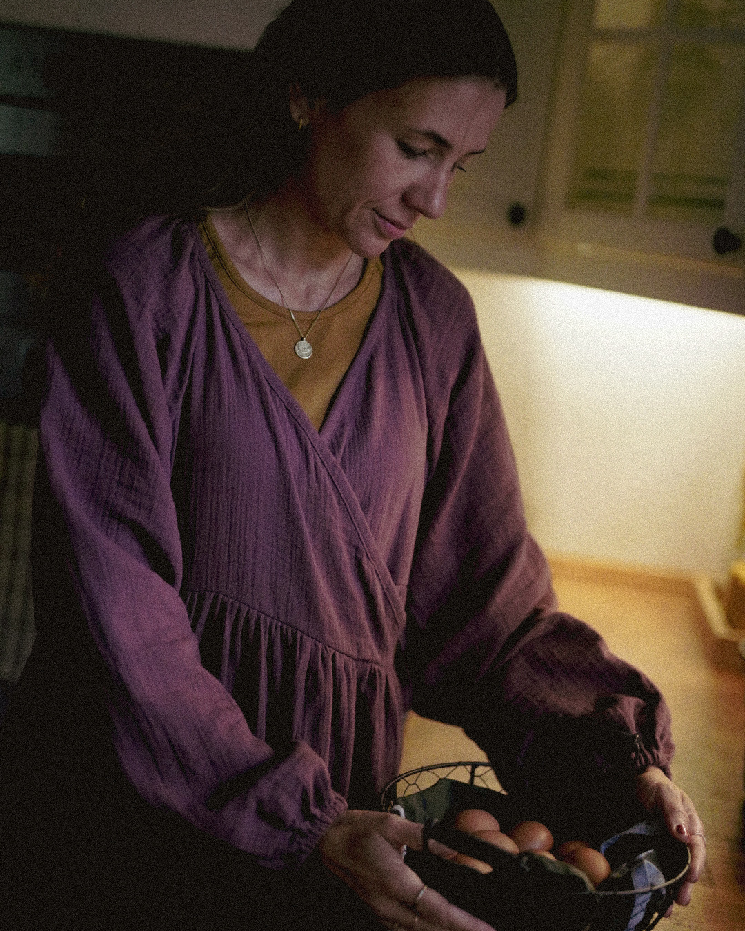 Borstvoedingsvriendelijke wikkelabaya "Lunaria" van biologisch katoen (Plum)