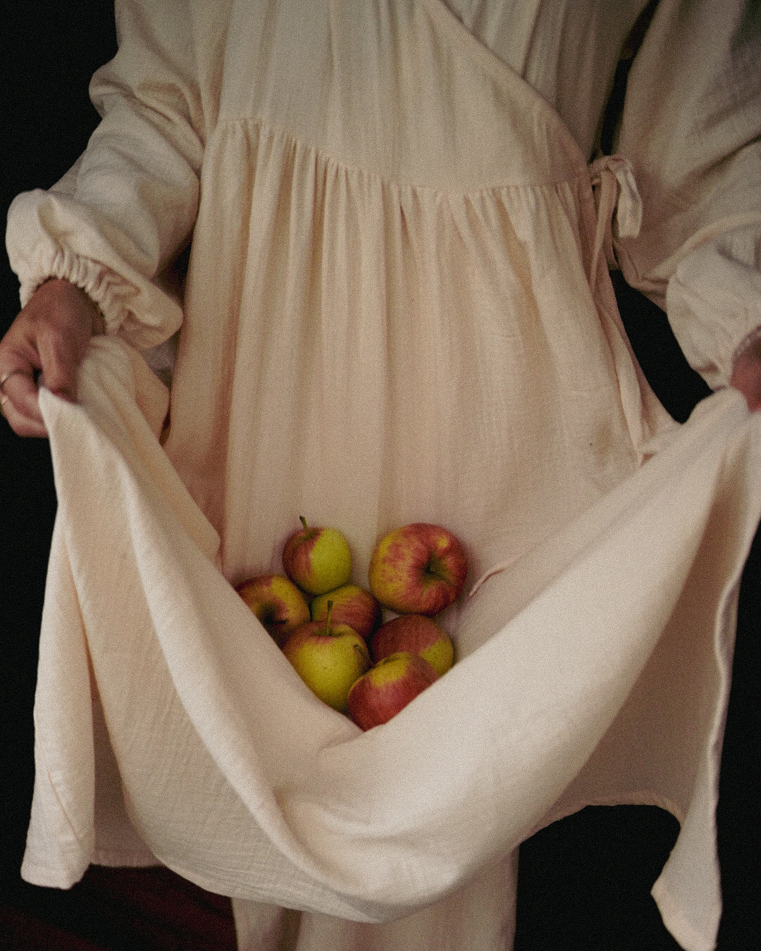 Borstvoedingsvriendelijke wikkelabaya "Lunaria" van biologisch katoen (Poeder)