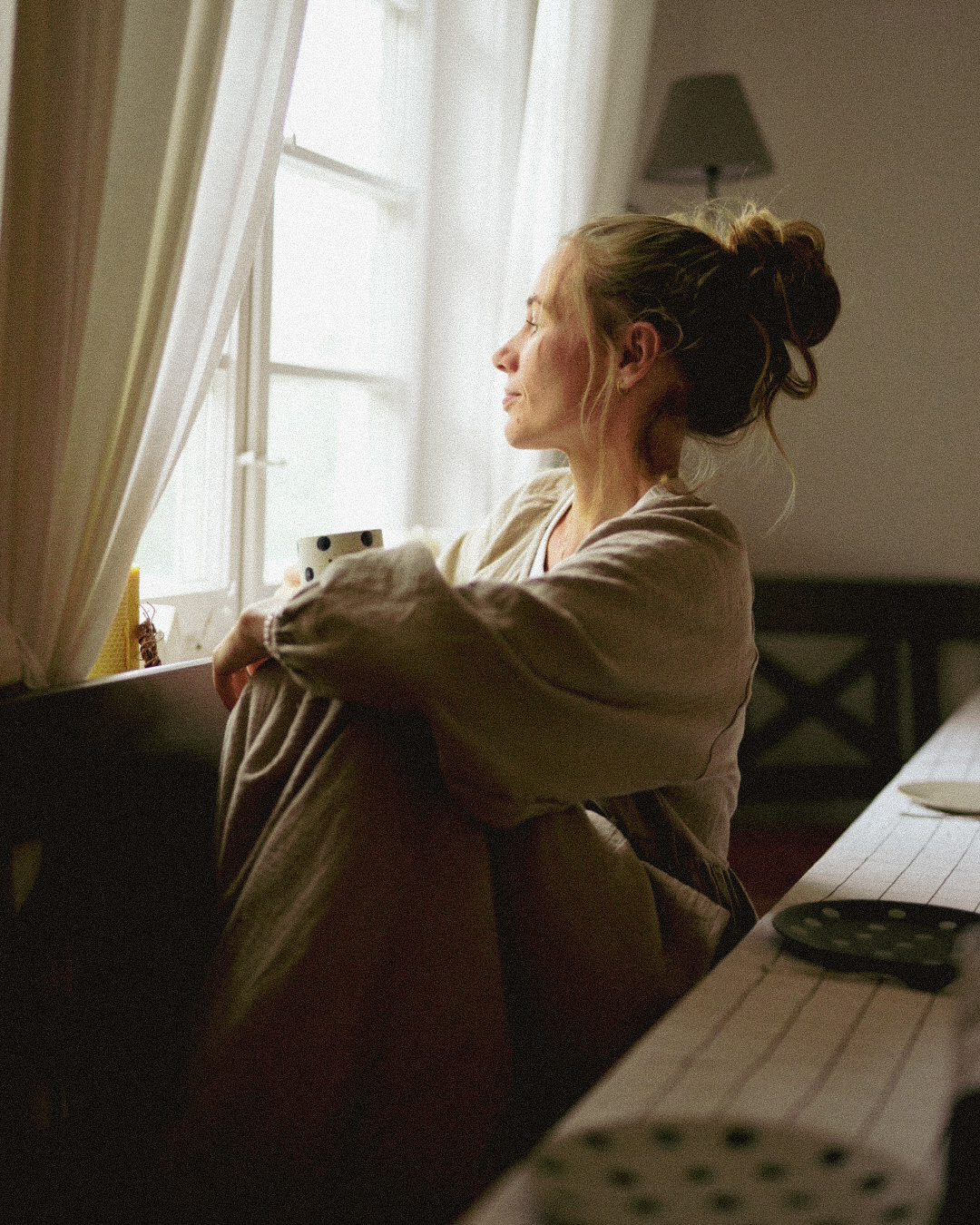 Borstvoedingsvriendelijke wikkelabaya "Lunaria" van biologisch katoen (vintage taupe)